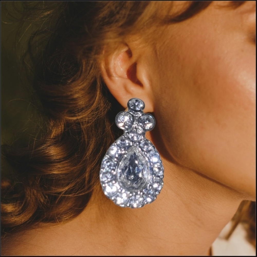 🦄Stella & Dot Silver Statement Earrings with Crystal Sparkle